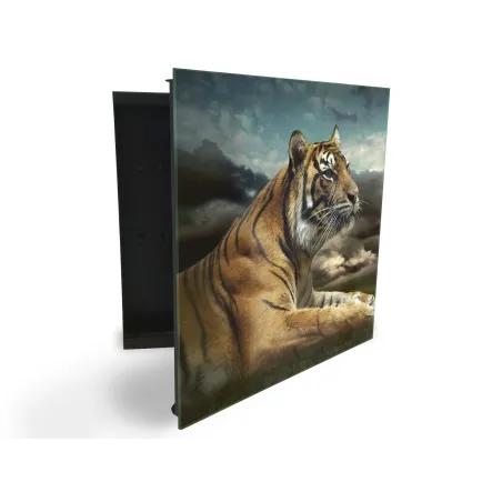 Glasdekor skrinka na kľúče - ležiaci tiger pod tmavou oblohou